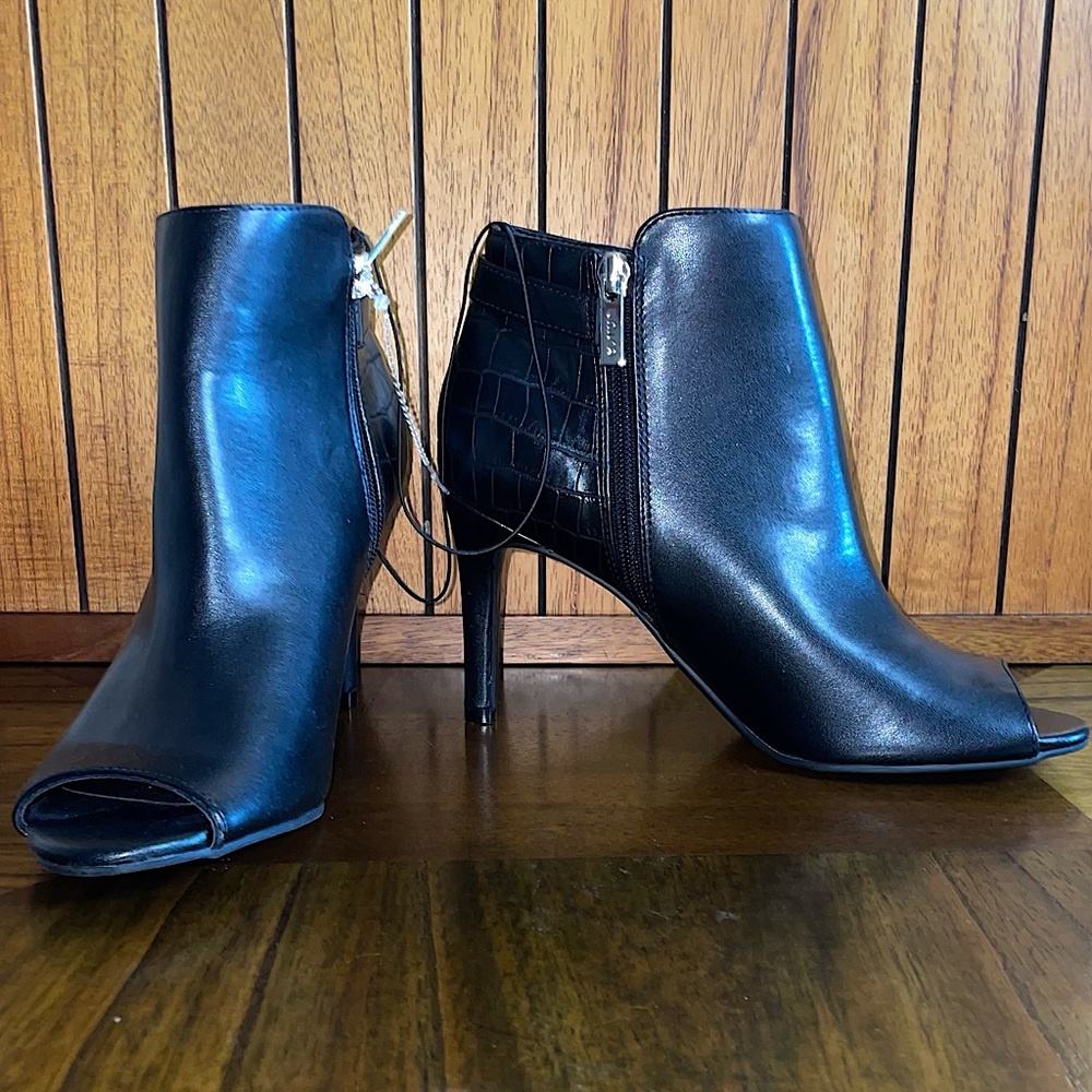 BLACK ANKLE BOOTS OPEN TOES, ZIPPER CLOSING ON THE SIDE SIZE 8.5 | NWT
